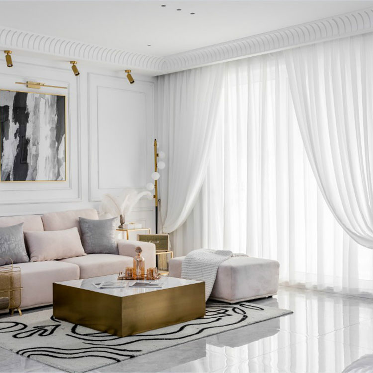 Πώς μπορούν οι απλές διαφανείς κουρτίνες να μεταμορφώσουν την ατμόσφαιρα και τη λειτουργικότητα του σπιτιού σας;